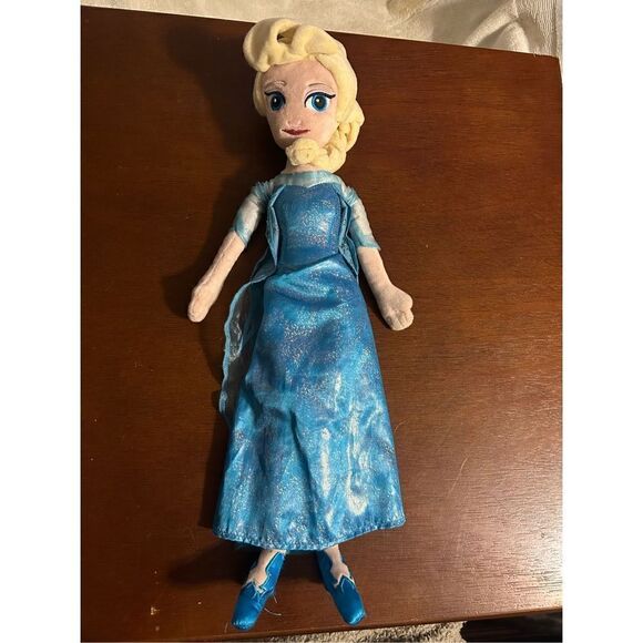 Disney frozen Elsa doll from ringling brothers circus. 18 in rare - Picture 1 of 3